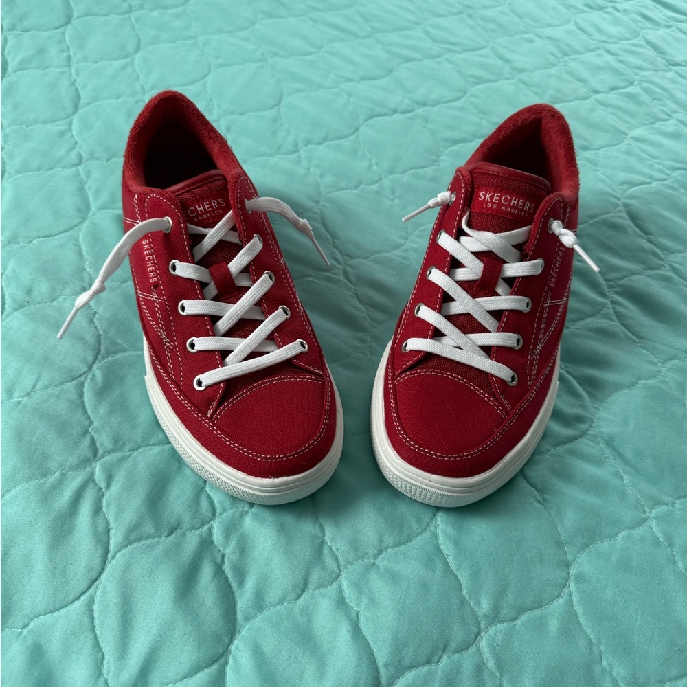 Women’s Red Sketchers